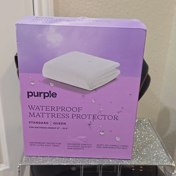 Purple Waterproof Mattress Protector- Queen - Picture 9 of 10
